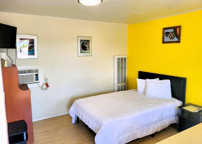 Rose's Hotel 2*
