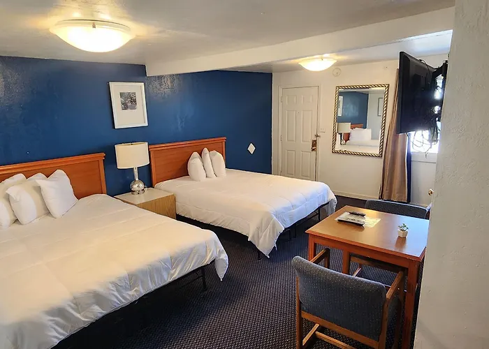 Rose's Hotel 2*