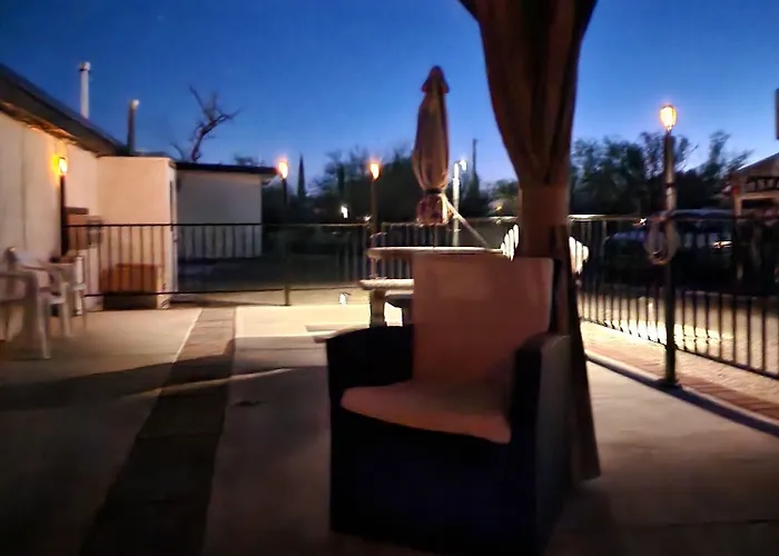 Rose's Hotel 2*